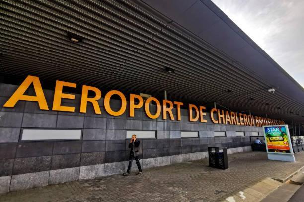Villa Station 64 A1 Bruxelles-Charleroi-Airport Exterior foto